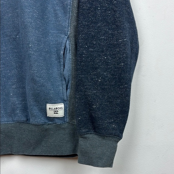 Men's Blue Billabong Crewneck - Picture 2 of 4